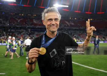 Enrique thu về hàng loạt danh hiệu.