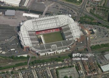 Sân mới của MU và cái bẫy tài chính