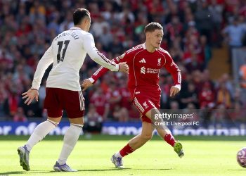 Ai là bậc thầy phối hợp một-hai ở Premier League?