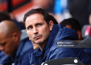 Frank Lampard: Hành trình đầy bão tố trên băng ghế huấn luyện