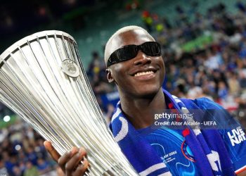 Moises Caicedo, ‘quái vật’ khu trung tuyến