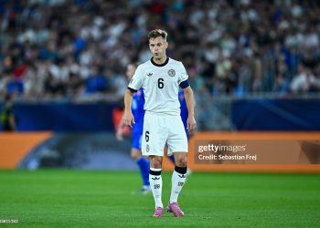 Tuyển Đức và cuộc cách mạng đầy thách thức