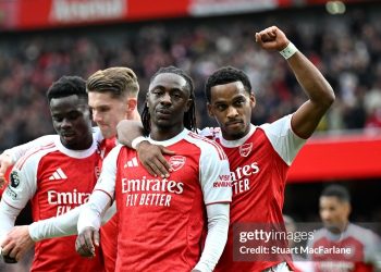 Arsenal tiên phong cho trật tự mới ở Premier League