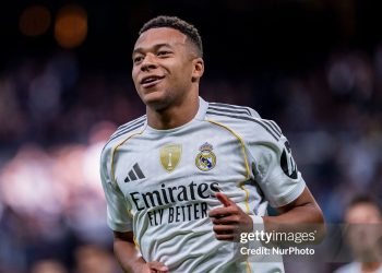 Mbappe - Bóng ma mới của Barcelona