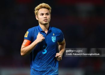 Theerathon, xứng danh huyền thoại bóng đá Thái Lan