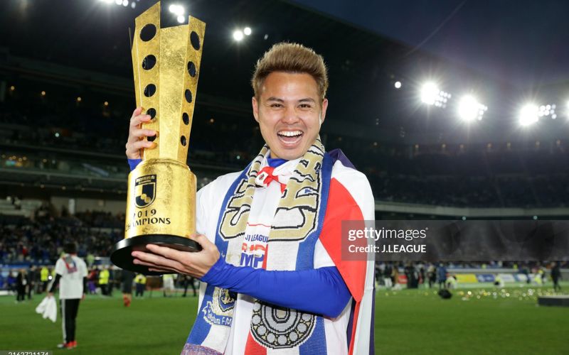 Theerathon vô địch ở Nhật Bản