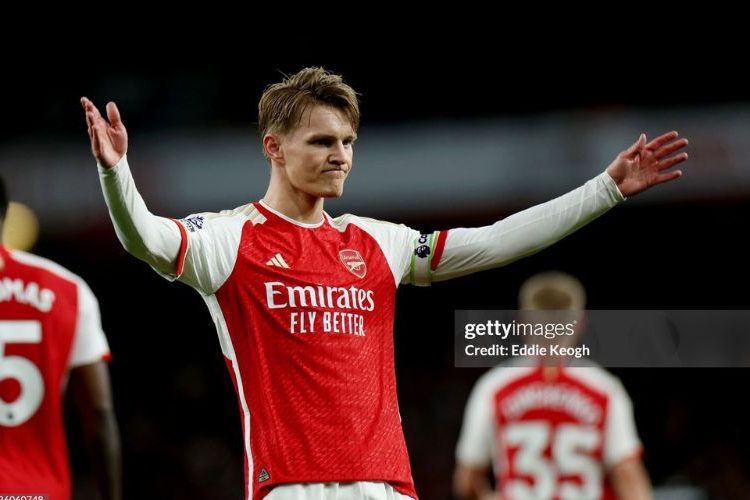 Odegaard là trụ cột ở Arsenal lẫn tuyển Na Uy