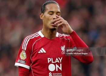 Liverpool khủng hoảng, Van Dijk phải gánh trách nhiệm