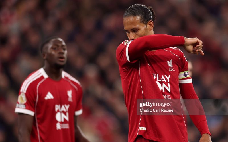 Van Dijk gây thất vọng lớn.