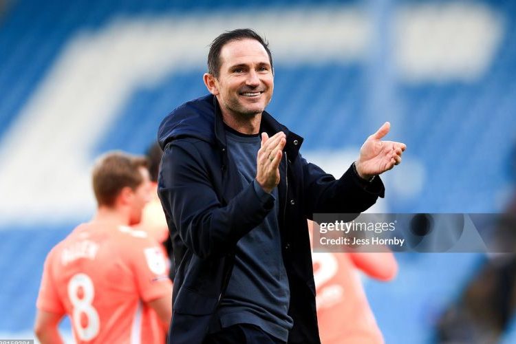 Lampard lại trở thành hiện tượng trên ghế huấn luyện