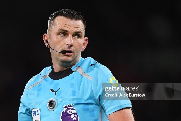 Có mấy trọng bài điều khiểu một trận bóng đá?