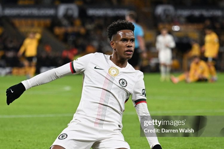 Hai bộ mặt trái ngược của Chelsea