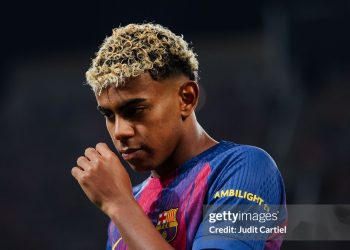 Lamine Yamal bị nuốt chửng bởi cơn lốc bóng đá hiện đại