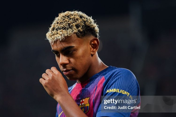 Lamine Yamal bị nuốt chửng bởi cơn lốc bóng đá hiện đại