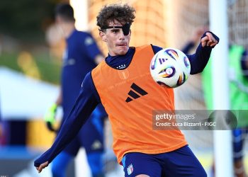 Lợi ích của việc tập bóng khi bịt mắt