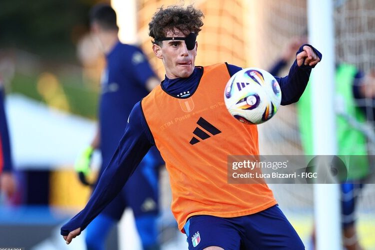 Lợi ích của việc tập bóng khi bịt mắt