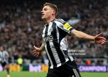 Newcastle mới đi nửa chặng đường tới thời hoàng kim