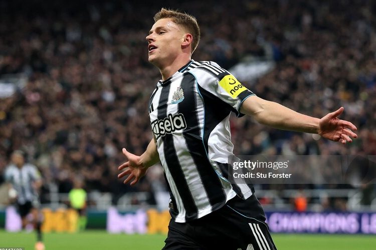 Newcastle mới đi nửa chặng đường tới thời hoàng kim