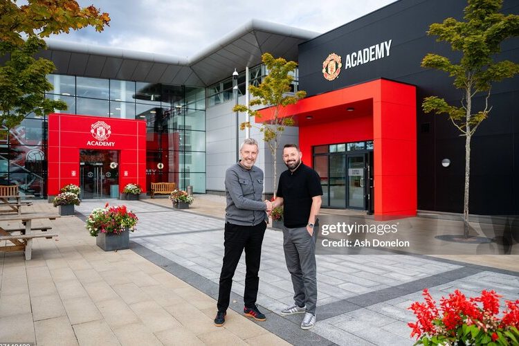 Nghịch lý trong cơ sở huấn luyện mới của Man Utd