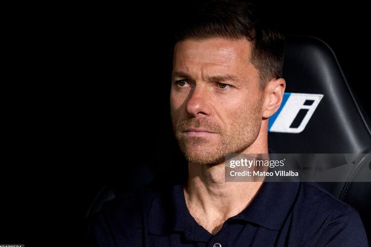 Xabi Alonso và bài toán trong phòng thay đồ Real Madrid