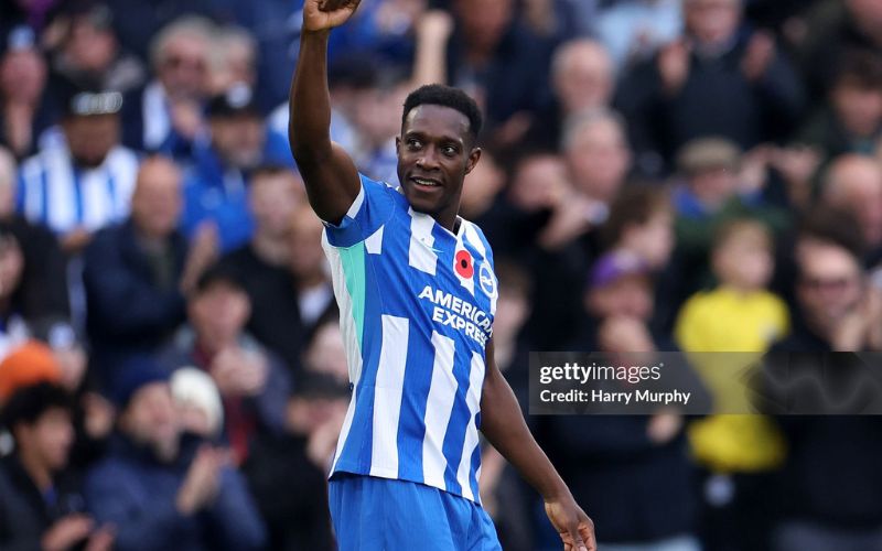 Welbeck tỏa sáng tại Brighton.