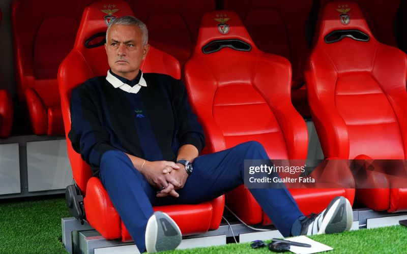 Mourinho đối diện nguy cơ bị sa thải.