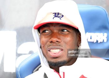 Bài học đắt giá của Pogba