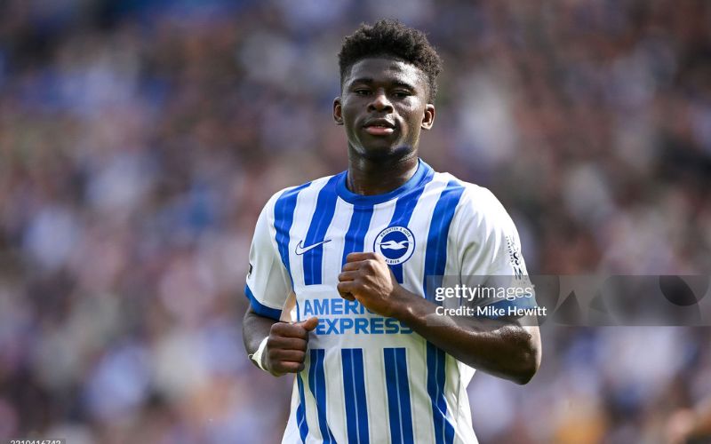 Baleba được MU săn đón.