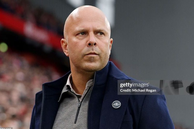 Sa thải Slot là bài học đắt giá với Liverpool