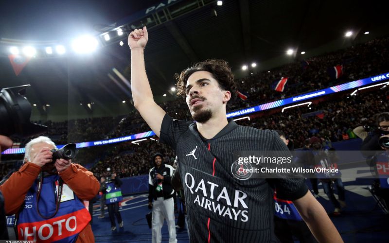 Vitinha rực sáng ở PSG