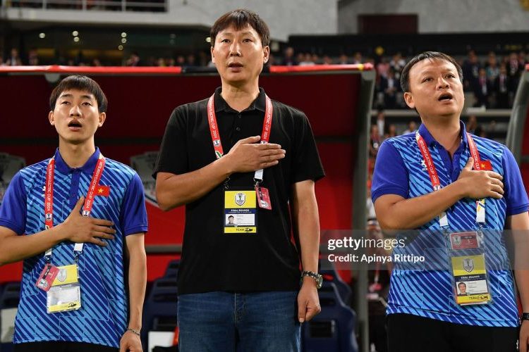 HLV Kim Sang-sik đặt mục tiêu giành HCV