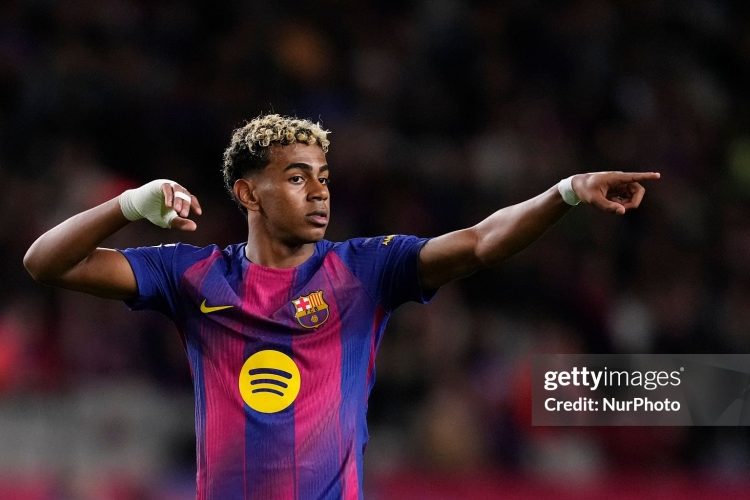 Barcelona sa lầy trong canh bạc tài chính thế kỷ