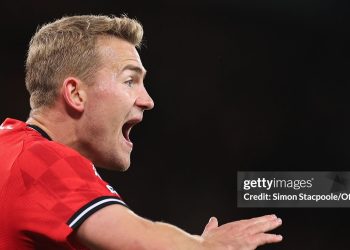 Định mệnh của De Ligt là MU