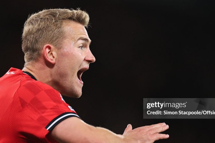 Định mệnh của De Ligt là MU