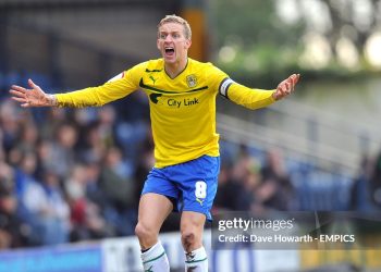 Khi trọng tài là chiếc phao cứu sinh đời cầu thủ