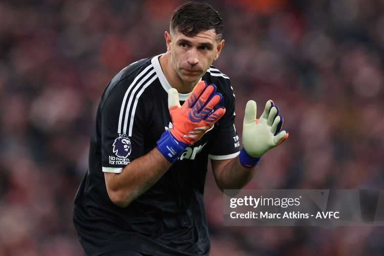 MU đã đúng với Emi Martinez