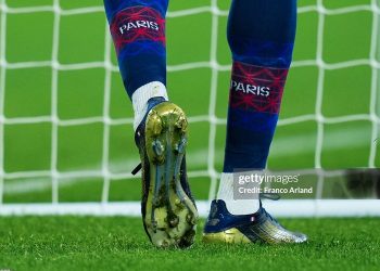 Cầu thủ nào sút hai chân như một hàng đầu châu Âu?