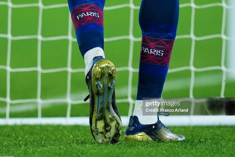 Cầu thủ nào sút hai chân như một hàng đầu châu Âu?