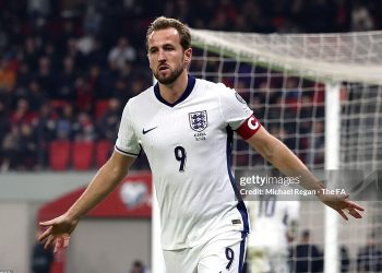 Nỗi lo về xương sống của tuyển Anh