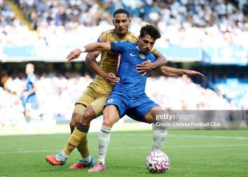 Vì sao bảng xếp hạng Premier League lại sít sao?