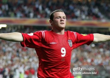 Tuổi 18 dữ dội của Wayne Rooney