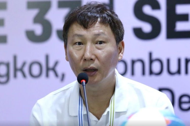HLV Kim Sang-sik tự tin trước bán kết SEA Games 33