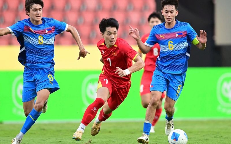 Đình Bắc chơi nỗ lực trước Philippines