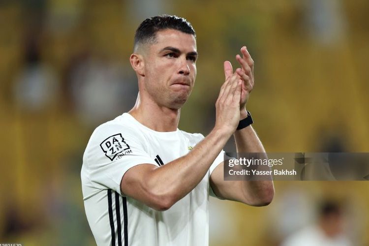Ronaldo sống như vua chúa ở Saudi Arabia