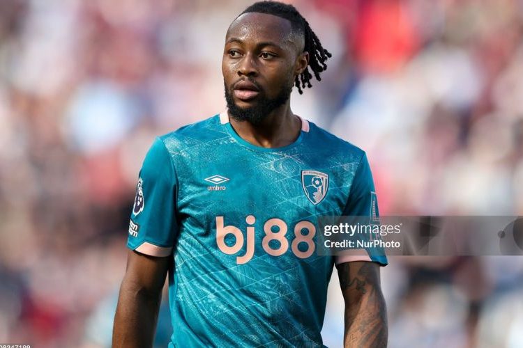 Tiền đạo 65 triệu bảng thành hàng hot