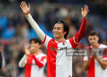 Tiền đạo Nhật Bản làm dậy sóng cả châu Âu