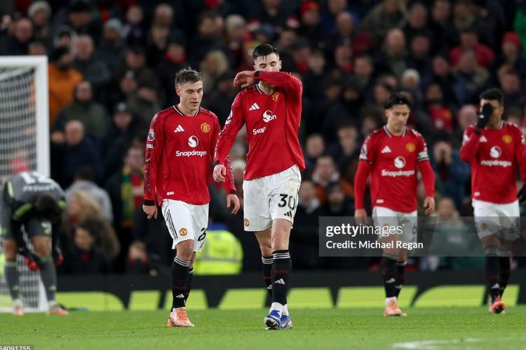 MU trả giá vì sai lầm trước Wolves