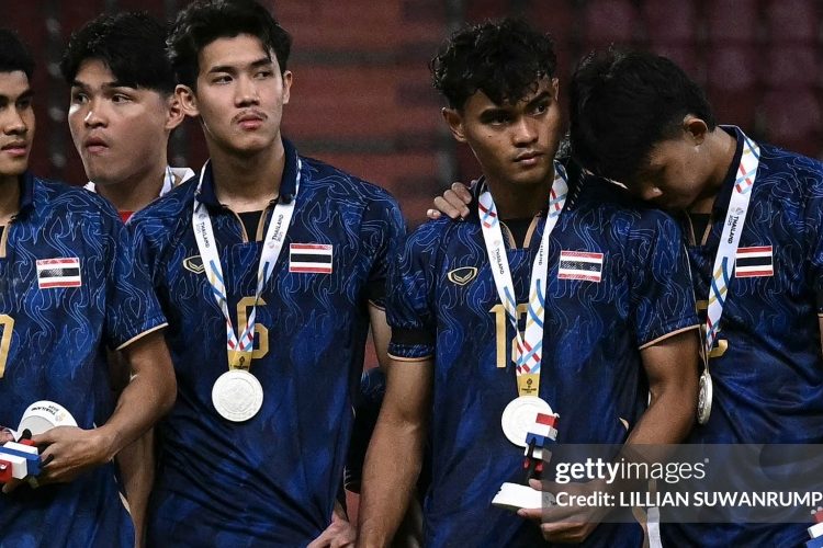 Bóng đá Thái Lan gây phẫn nộ