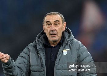 Cựu HLV Chelsea phải phẫu thuật tim