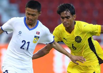 Ngược dòng ngoạn mục, U22 Malaysia vượt mặt Việt Nam